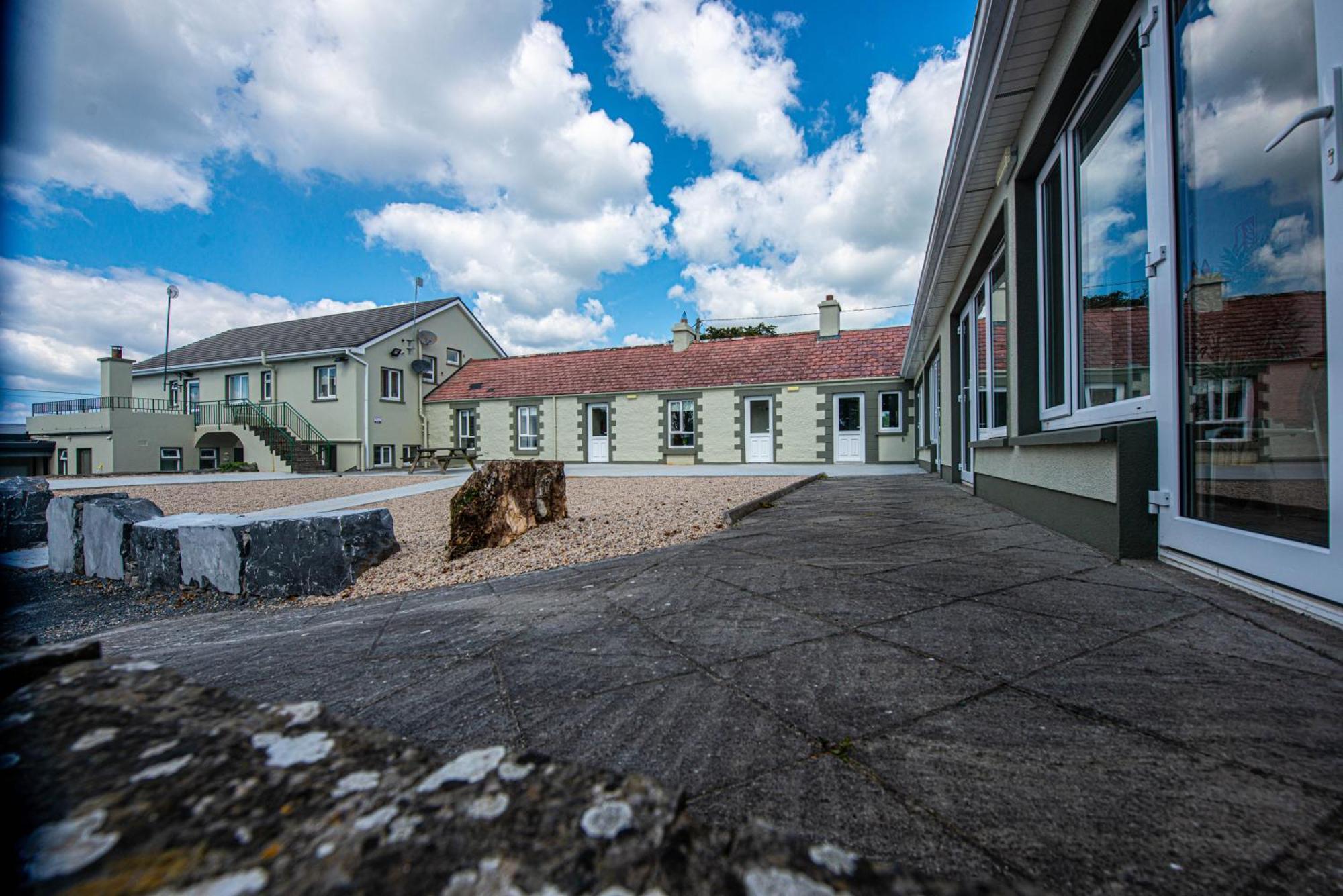 Greenfield Lodge Hotel Bar & Bistro Headford Exterior photo