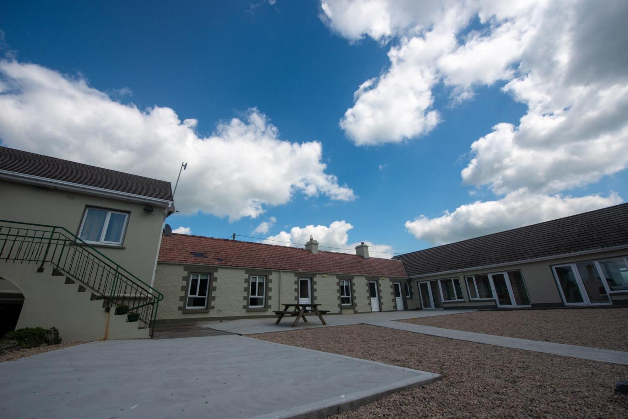 Greenfield Lodge Hotel Bar & Bistro Headford Exterior photo